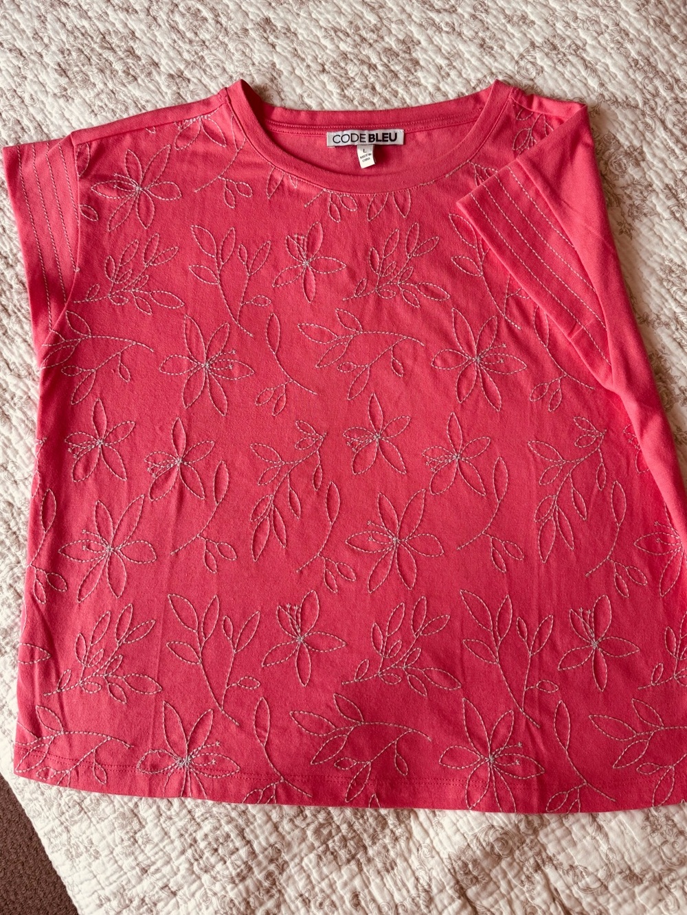 Code Bleu Women's Coral Pink/ Salmon Embroidered Short Sleeve Top, L 🦋